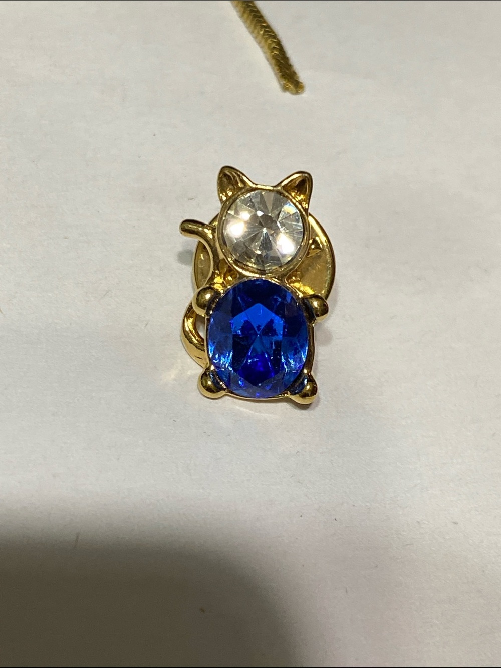 3 small pins Gold tone mice & Ballou Regd  cat pin - Picture 6 of 15